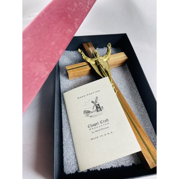 CHAPEL CRAFT by Mark Thomas 10” Walnut Cross Crucifix CC2126-LB-10 Retired Style - Picture 7 of 9